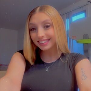 Meet your Posher, Zee